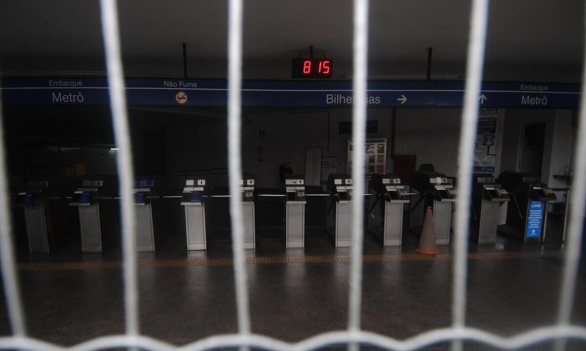 Greve do metrô: funcionários decidem manter a paralisação em BH - Leandro Couri/EM/D.A Press