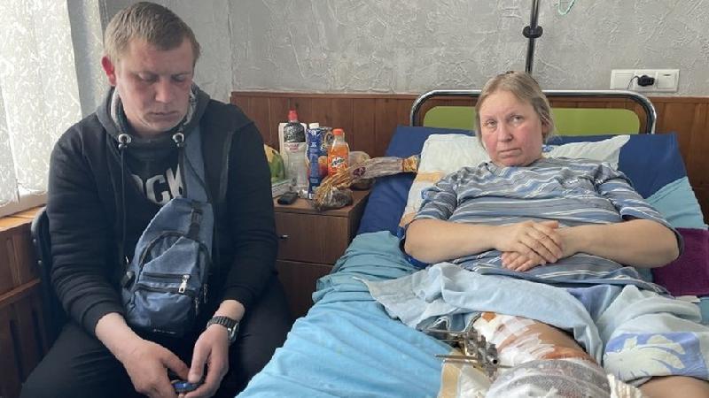 Guerra na Ucrânia: 'Não disseram uma palavra, só atiraram com metralhadora', diz mulher baleada por exército russo - BBC News
