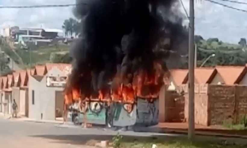 Adolescente morto com 11 tiros foi escolhido aleatoriamente pelos bandidos - Redes sociais