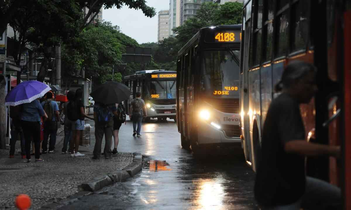 Justiça determina aumento da tarifa de ônibus e valor pode chegar a R$ 5,85 - Tulio Santos/EM/D.A Press