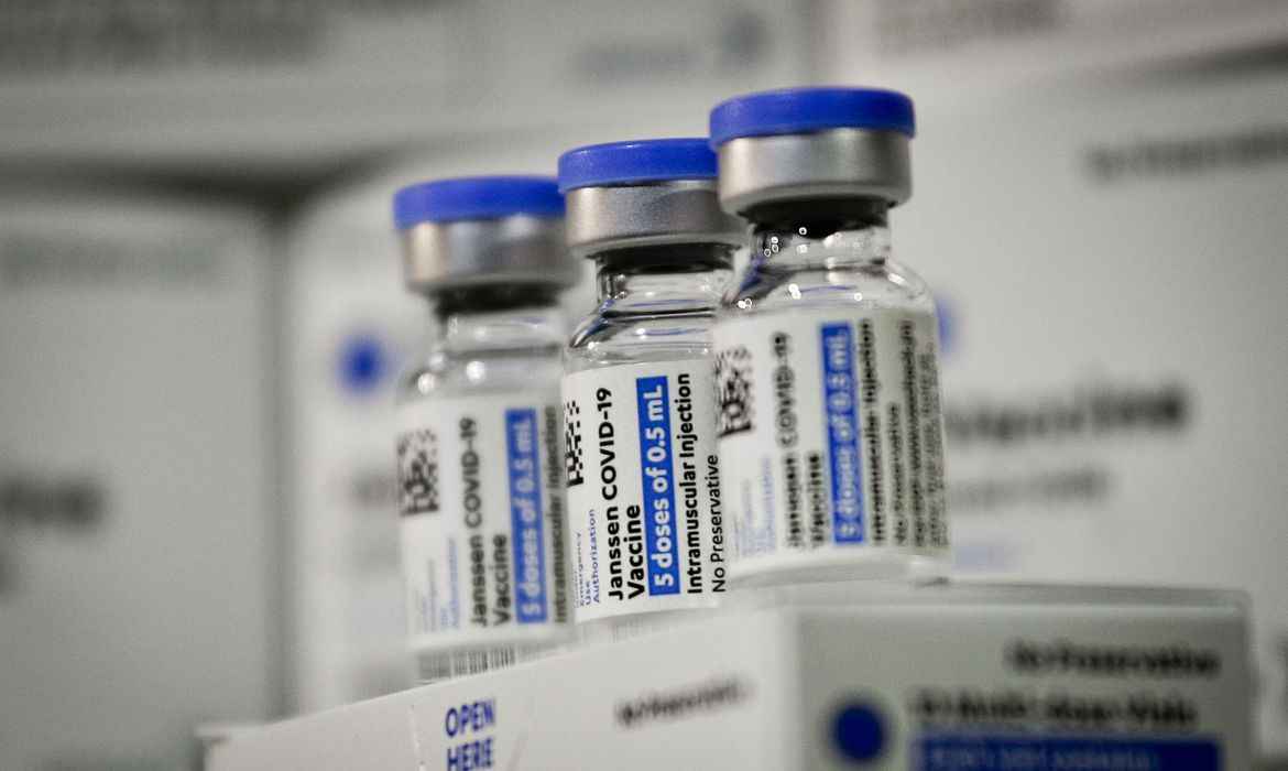 Vacina da Janssen recebe registro definitivo da Anvisa - Breno Esaki/Agência Saúde DF
