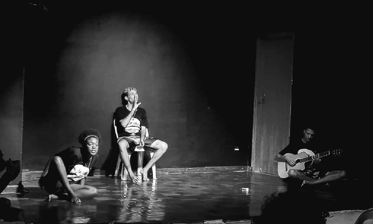 Conheça o Festival Performa Slam, espaço aberto para a poesia falada - Karine Bassi 