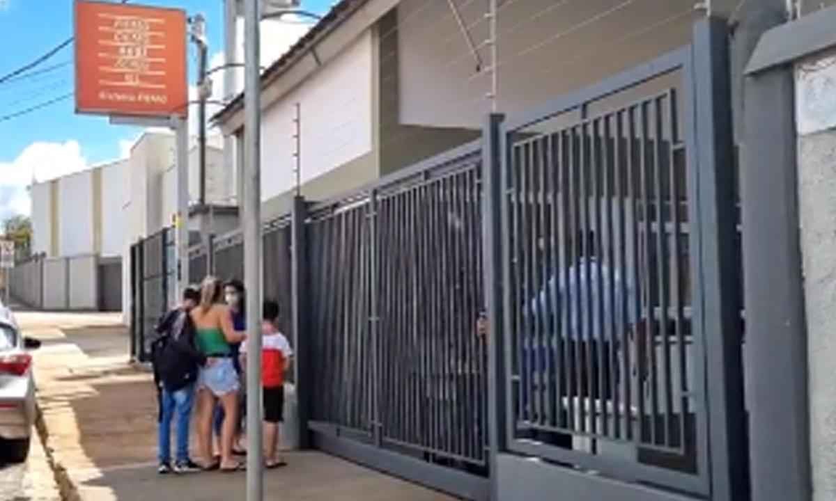 Alegando sofrer bullying, menino de 11 anos ataca colega com canivete - Boca no Trombone/Divulgação