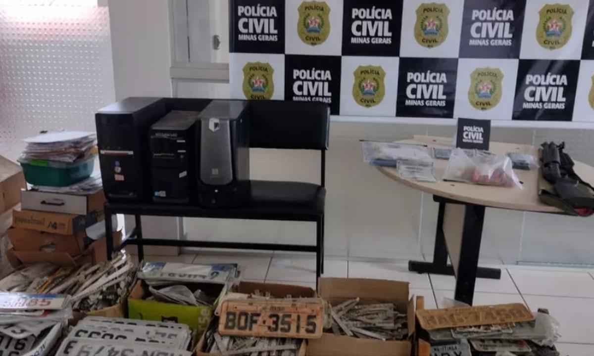 Detran de Araçuaí é alvo de operação que investiga suspeita de fraude - Polícia Civil/Divulgação