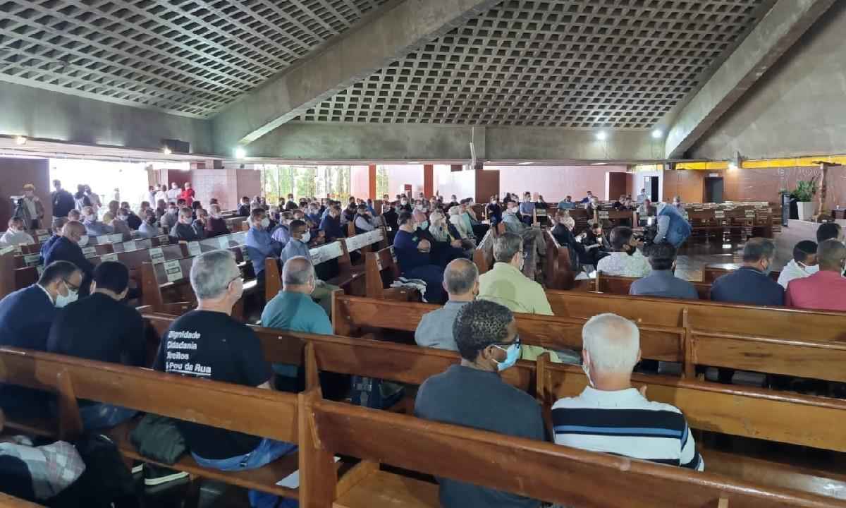 Padres participam de celebração penitencial do clero na Serra da Piedade - Arquidiocese de Belo Horizonte/Divulgação