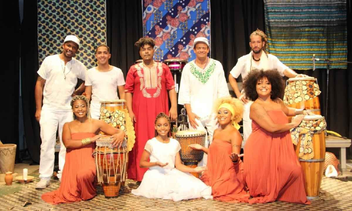 Espetáculo apresenta a religiosidade de matriz africana por meio da dança - Divulgação