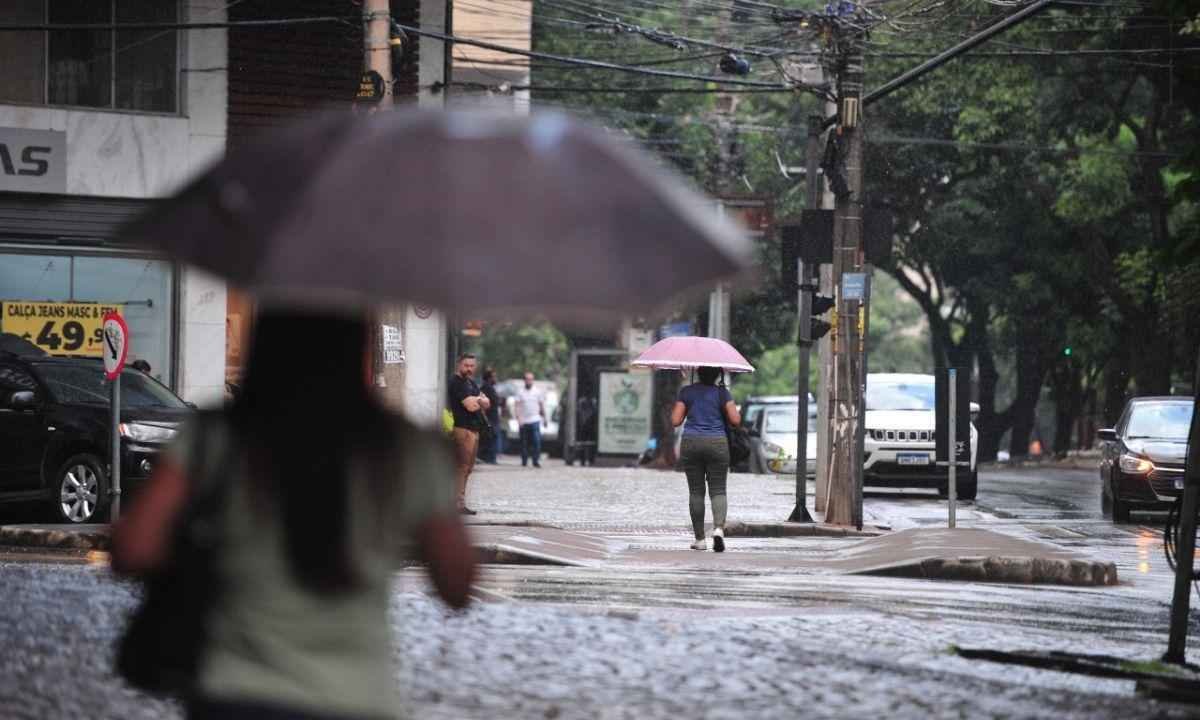 Semana começa com calorão e pancadas de chuva em todo o estado de MG  - Alexandre Guzanshe/D.A Press/E.M 