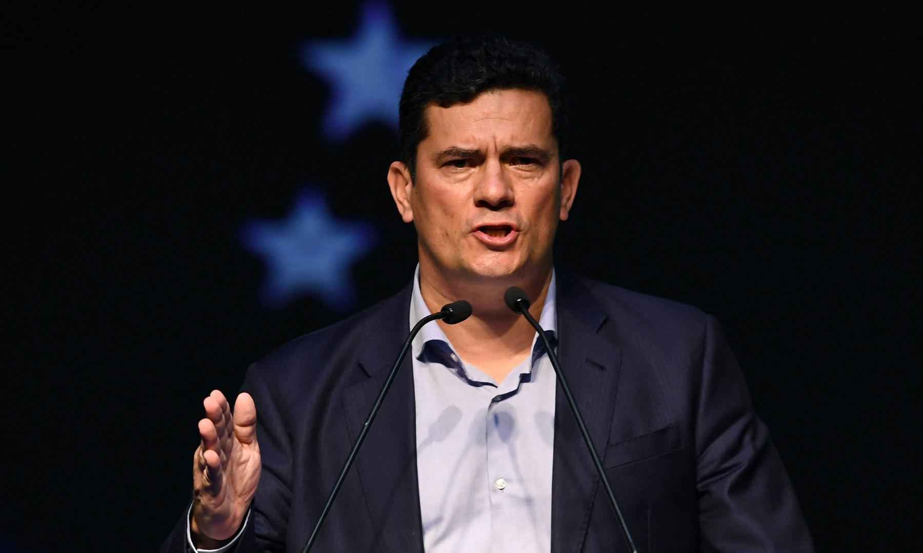 Deixe de ser trouxa, Moro! Não faça como eu. Caia fora daí! Ainda dá tempo - EVARISTO SA / AFP