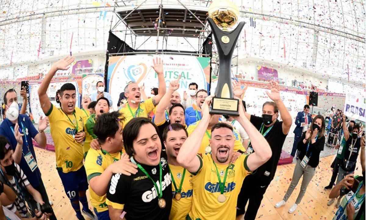 Seleção brasileira de futsal com síndrome de down conquista bicampeonato  - Marcos Ribolli /Divulgação
