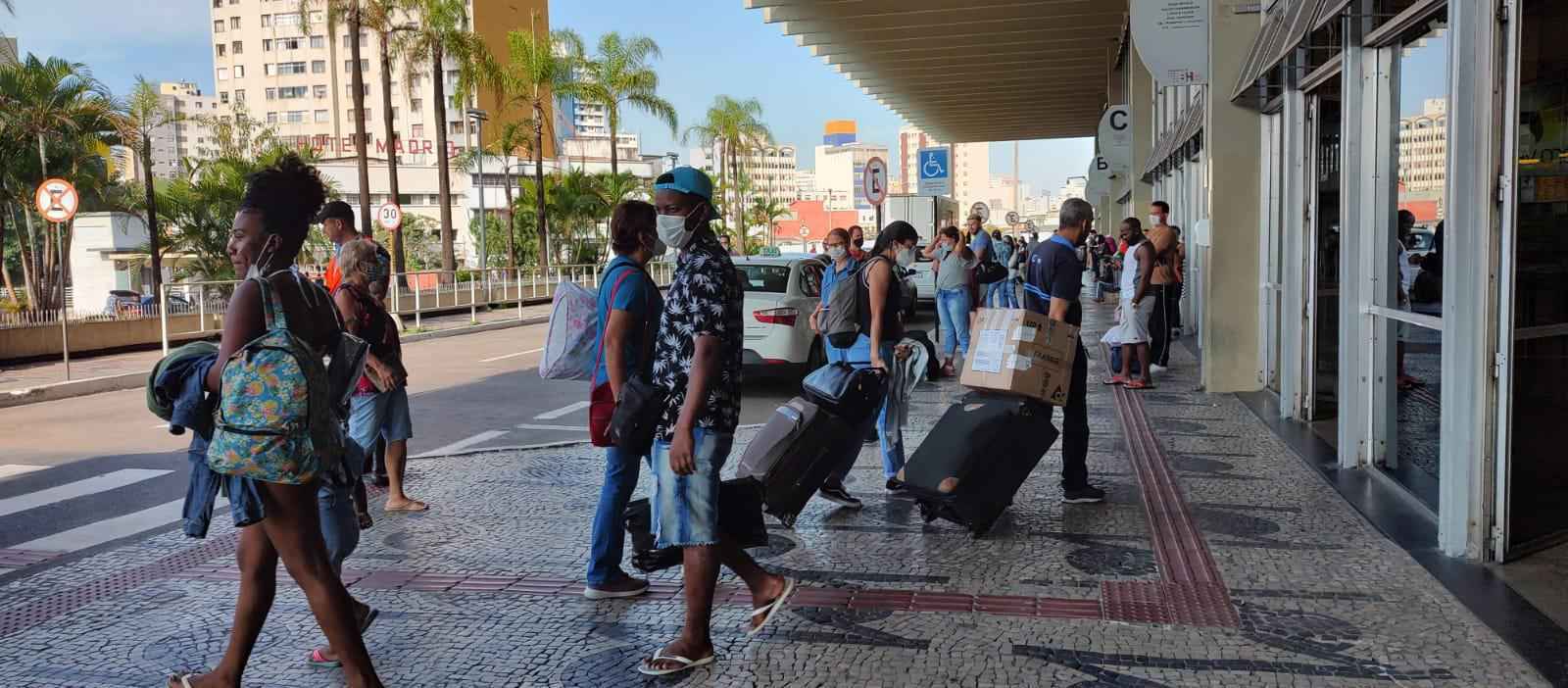 Feriadão da Semana Santa agita Rodoviária de BH e aeroporto de Confins - Jair Amaral/EM/D.A Press