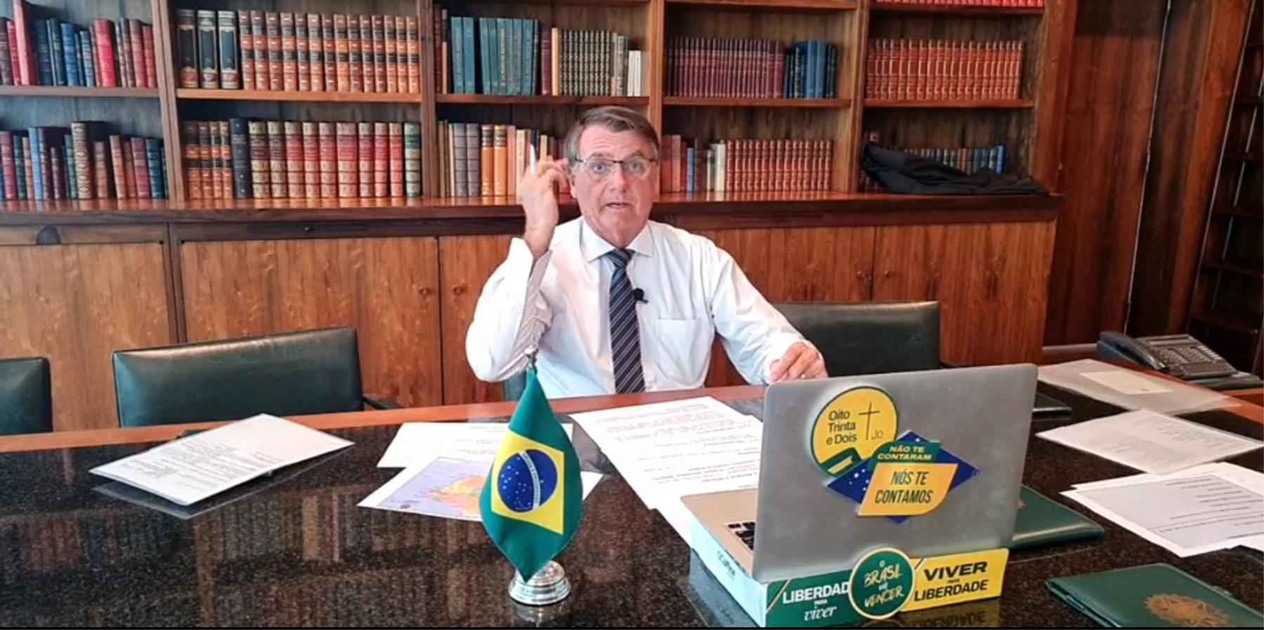 Na Bolsolândia, absorvente para pobres, não, mas Viagra para militares, sim - Facebook/Reproducao Presidente Jair Bolsonaro