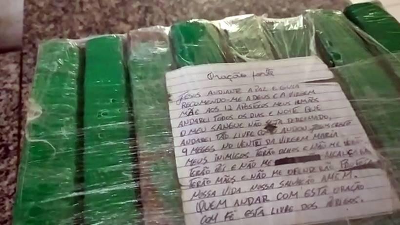 Maconha apreendida estava com oração que pedia proteção - PRF