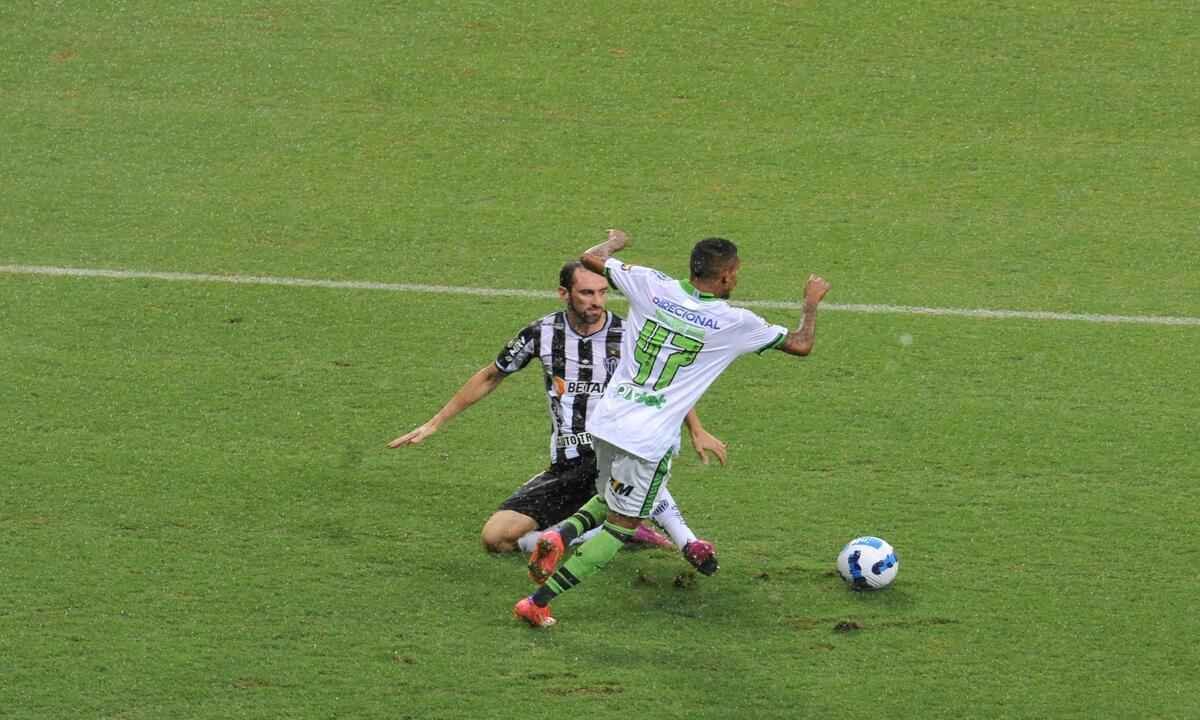 Atleticano Godín é a mais recente vítima da selvageria das redes sociais - Juarez Rodrigues/EM/D.A Press
