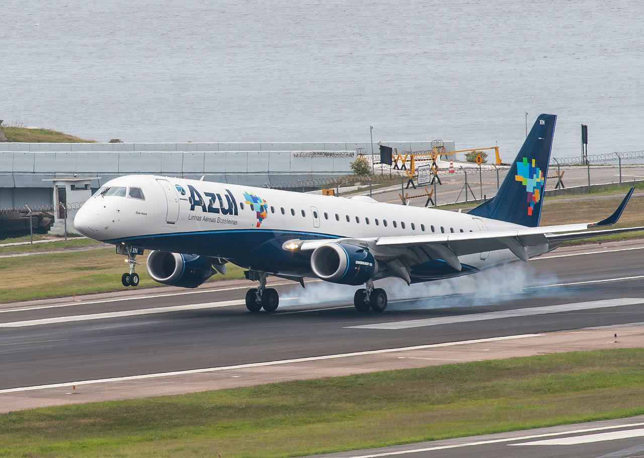  Avião da Azul arremete duas vezes antes de pousar no RJ - Wikimedia Commons