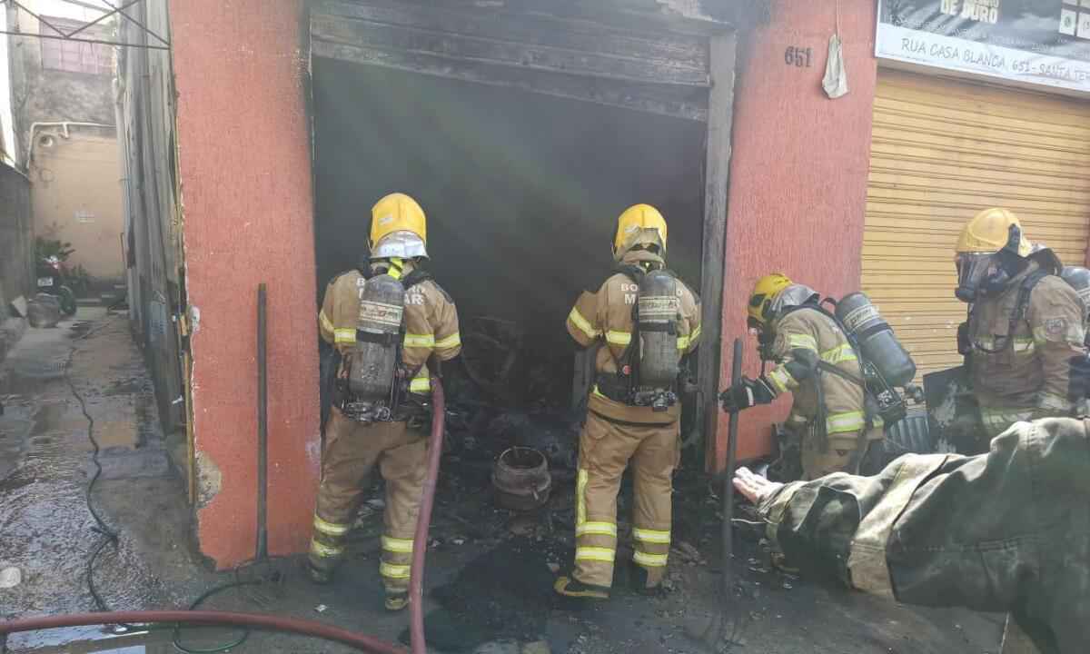 Incêndio destrói oficina de eletrodomésticos no Santa Terezinha, em BH - Divulgação/Corpo de Bombeiros Militar de Minas Gerais