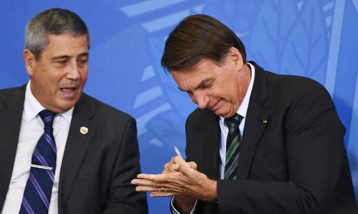 Por 'tranquilidade para governar', Bolsonaro pode ter Braga Netto como vice - AFP / EVARISTO SÁ