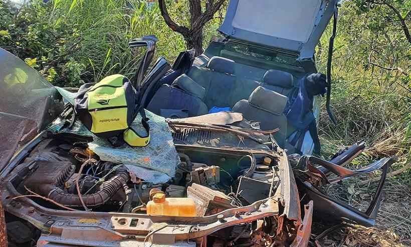 Acidente com jovens que voltavam de festa deixa um morto e 4 feridos em MG  - CBMMG