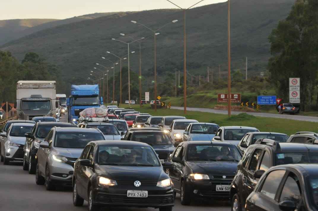 Motoristas enfrentam trânsito intenso na volta do feriado na Grande BH - Gladyston Rodrigues/EM/D.A Press