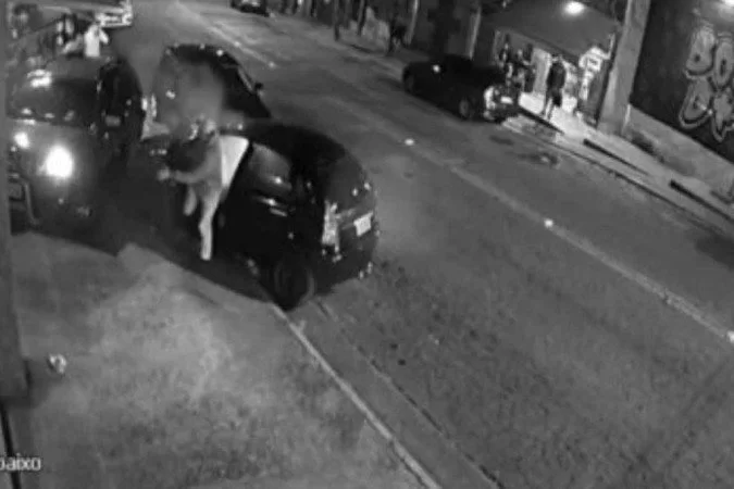 Mulher é agredida com barra de ferro após ser alvo do ex-marido no trânsito - Reprodução