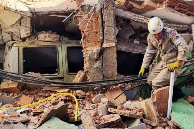 Prédio desaba no ES, e bombeiros procuram vítimas nos escombros  - Reprodução/ Instagram (@bombeiromilitares)