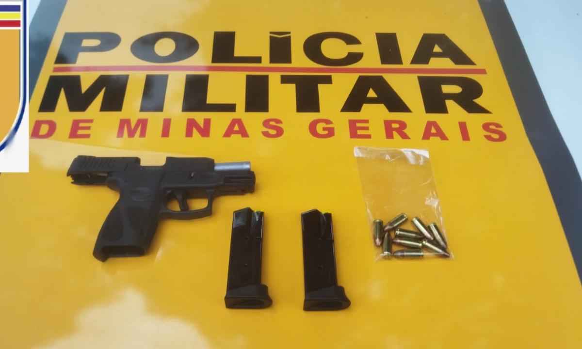 Homem é preso por porte ilegal de arma no Sul de Minas - Reprodução/Polícia Militar Rodoviária