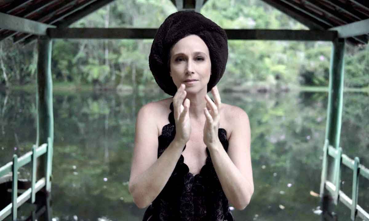 Cantora, bailarina e atriz, Katia B lança o EP 'Canções de outro mundo' - Branca Bronstein / divulgação