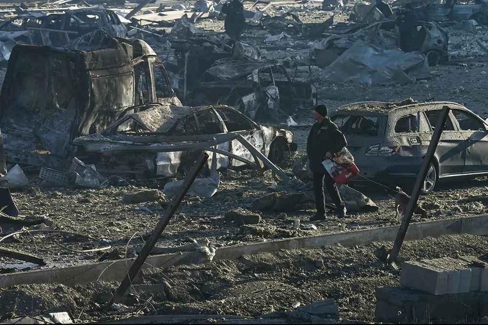 Cinco pessoas morrem em bombardeio russo contra cidade de Odessa - Aris Messinis/AFP