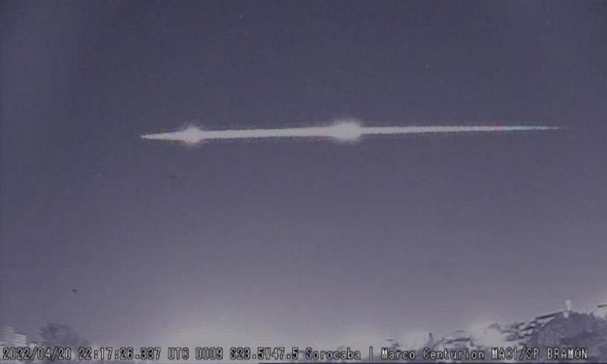 Meteoro cruza o céu de Sorocaba e provoca duas explosões, veja vídeo  - Reprodução/redes sociais 