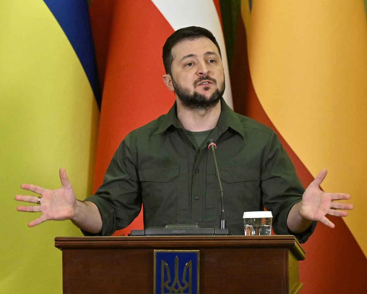 Zelensky  pede um encontro  com Putin - Genya Savilov/AFP