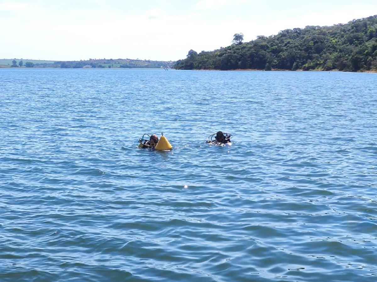 Corpo de homem que morreu afogado ao cair de barco em Furnas é encontrado - CBMMG/Divulgação