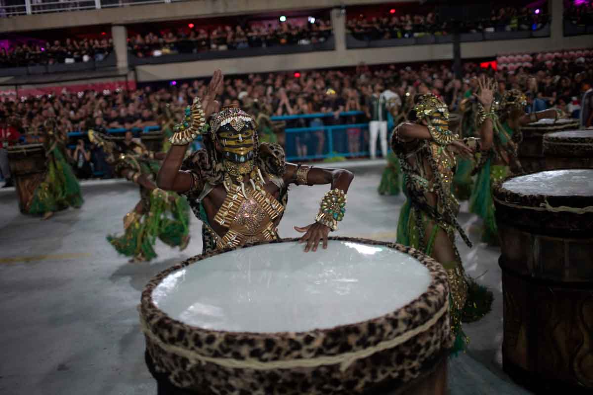 'Zap' de Carlinhos Brown e 'samba-carta' entram para a história do carnaval - Marcelo Pimentel/AFP