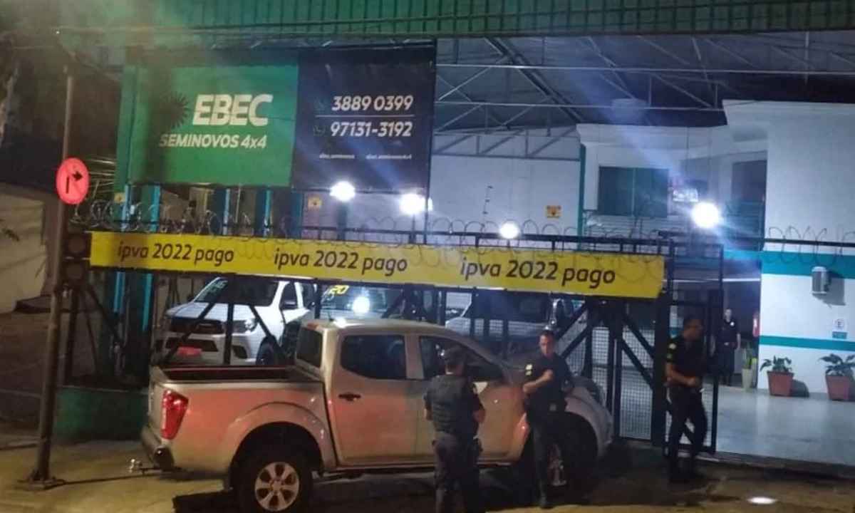 Ladrão invade agência de carros em BH e leva caminhonete de R$ 200 mil - Divulgação/Guarda Municipal