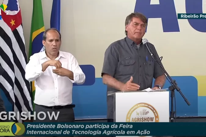 Bolsonaro ataca urna eletrônica e dá 'dica' de como escolher parlamentares - TV Brasil/Reprodução
