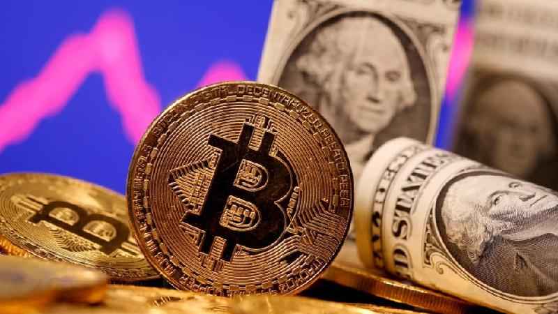 Impulsionado pela vitória de Trump, bitcoin bate recorde e ultrapassa US$ 75 mil