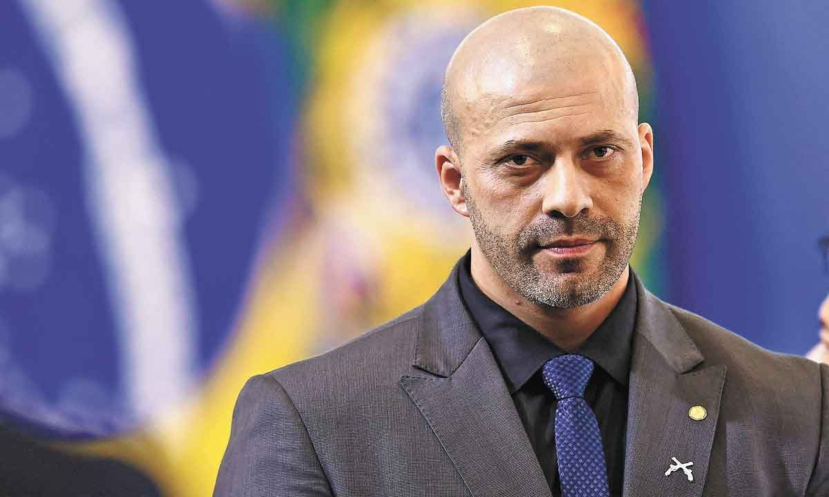 Jair Bolsonaro põe o carro na frente dos bois com indulto a Silveira - EVARISTO SÁ/AFP