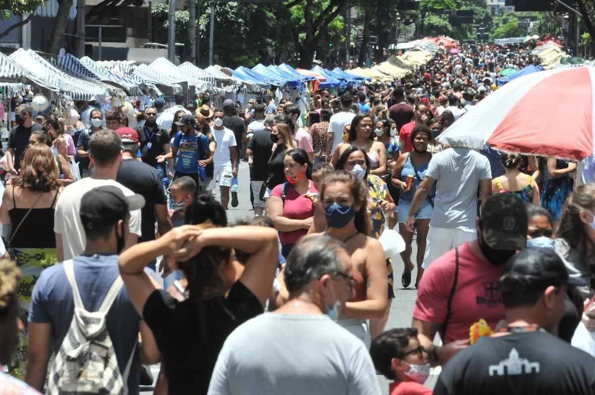 População de BH admite ansiedade por liberação de máscara em local fechado - Leandro Couri/EM/D.A Press