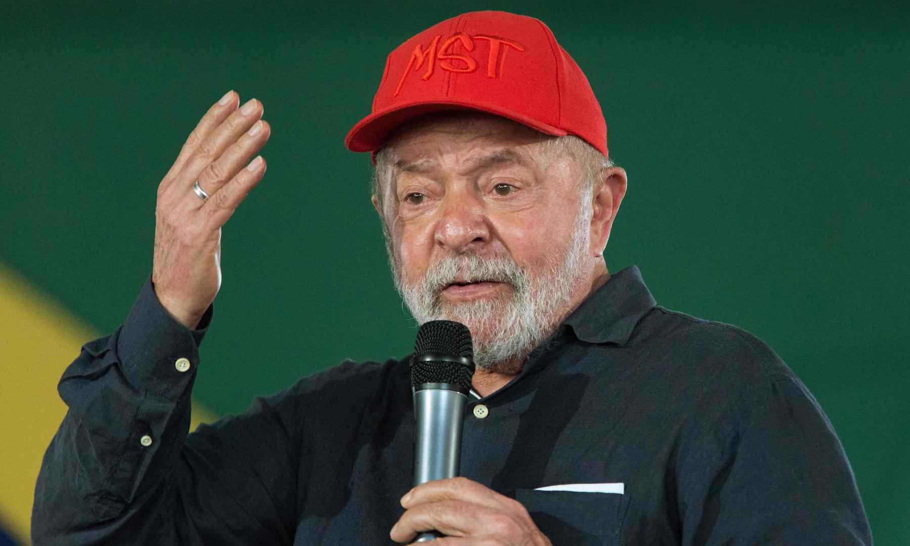 Lula diz que evangélicos devem saber que Bolsonaro 'não acredita em Deus' - Ricardo CHICARELLI / AFP