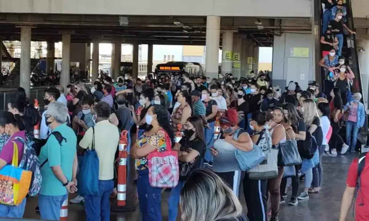 Vereador de BH aciona PF e MP após empresas reduzirem viagens de ônibus - Jair Amaral/EM/D.A Press