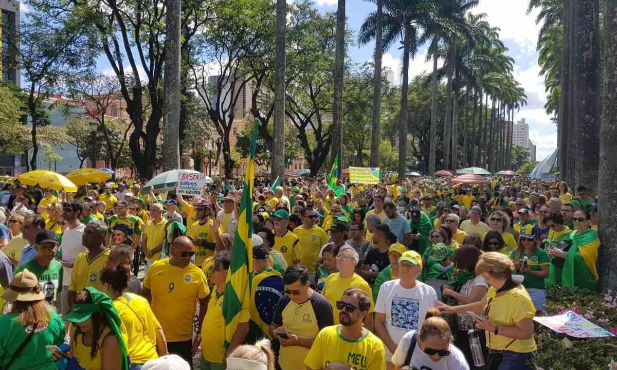 Apoiadores de Bolsonaro se reúnem em BH e pedem 'respeito à Constituição' - Túlio Santos/EM/D.A Press