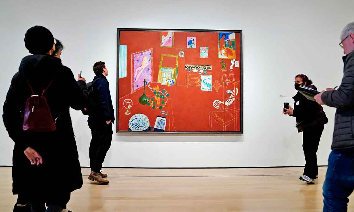 MoMA reúne as obras que compõem a pintura 'Atelier rouge', de Matisse - Timothy A Clary/AFP