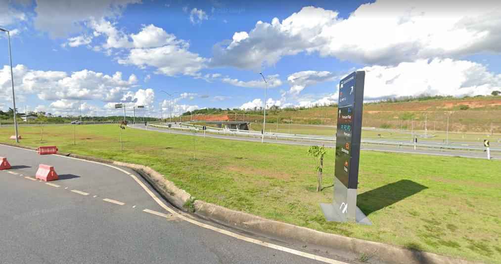 Óleo na pista da MG-010 dificulta acesso ao Aeroporto de Confins - Google Street View