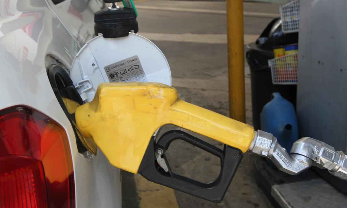 Gasolina em BH chega a R$ 7,89 o litro; etanol até R$ 6 - Jair Amaral/EM/D.A Press