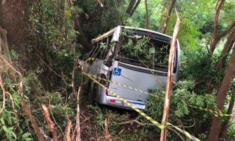 Acidente com ônibus e caminhão deixa sete mortos e 13 feridos no Paraná - Ascon/Divulgação