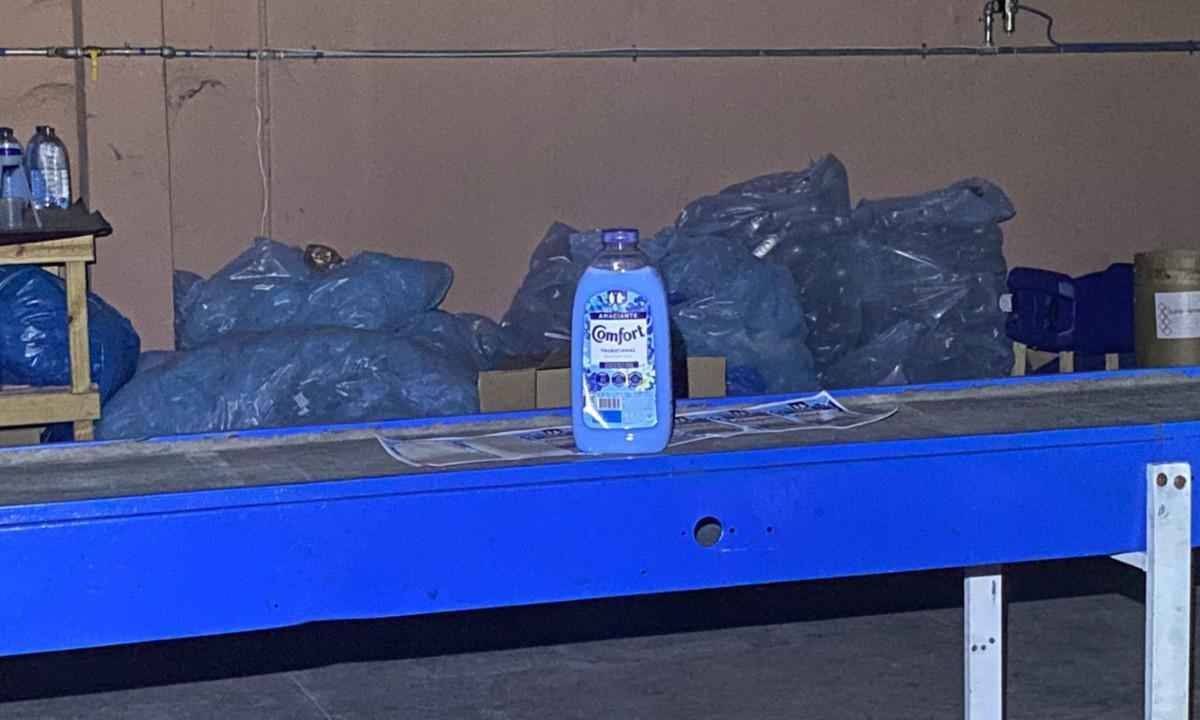 Polícia Civil investiga fábrica clandestina de amaciantes em Pará de Minas - Divulgação/PMMG
