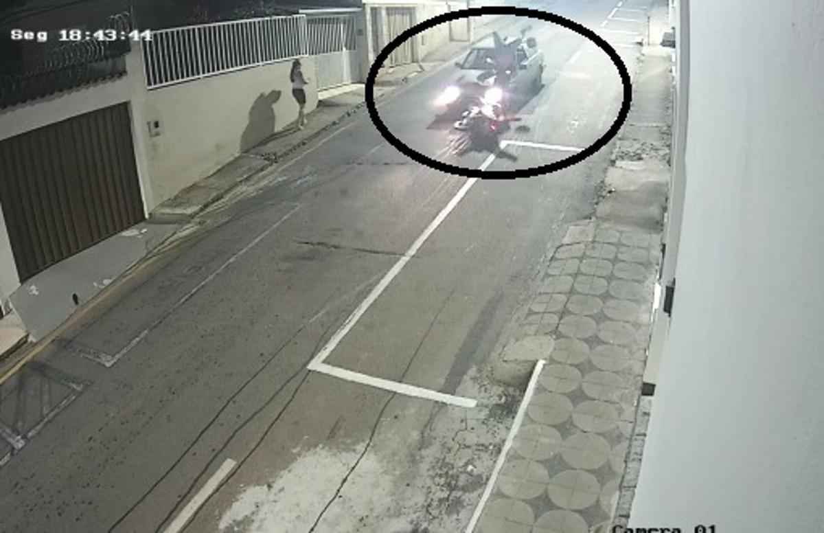 Homem é preso após dirigir embriagado na contramão e atropelar motociclista - Reprodução