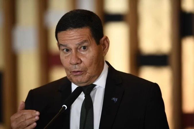 'Não tem dinheiro': Mourão pede paciência sobre reajuste de servidores - AFP / EVARISTO SA