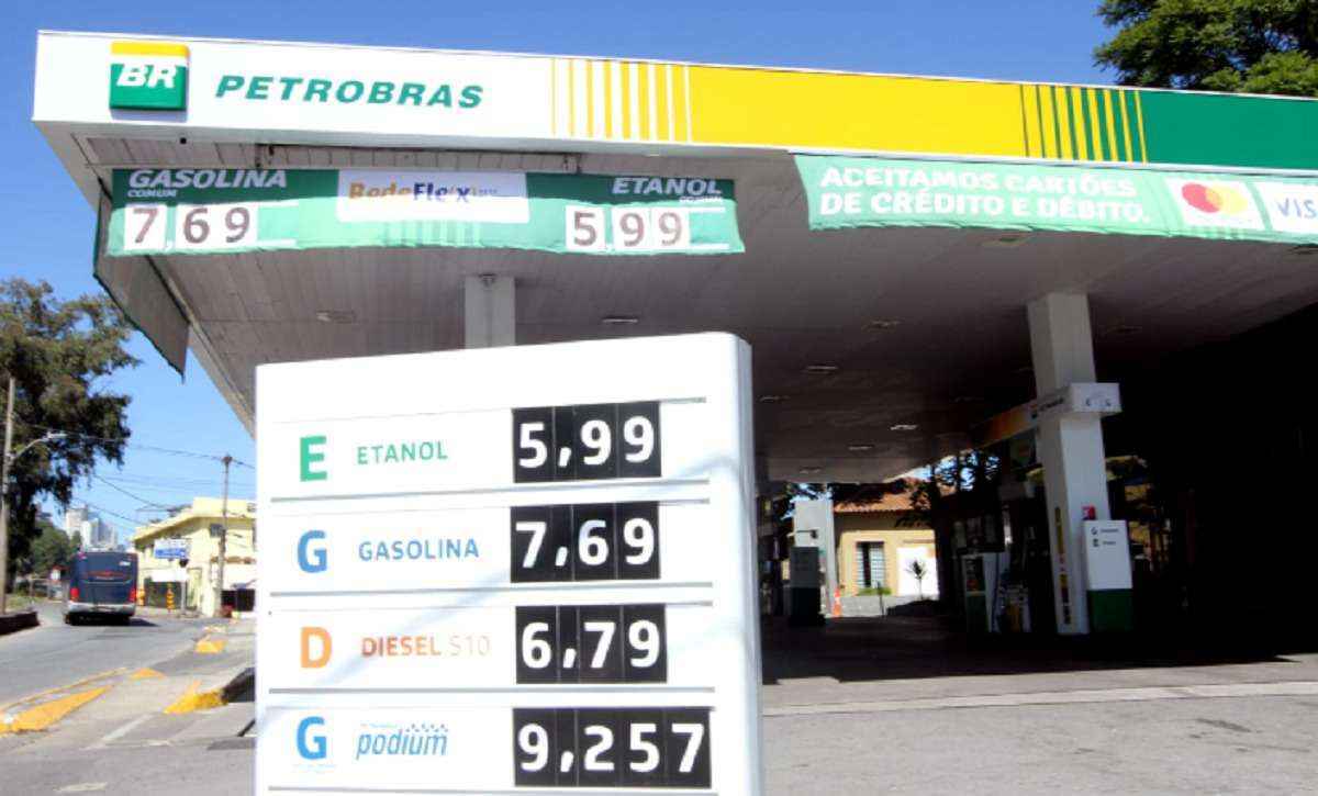 Petrobras: importadores aguardam aumento de 12% na gasolina e 24% no diesel - Jair Amaral/EM/D.A Press