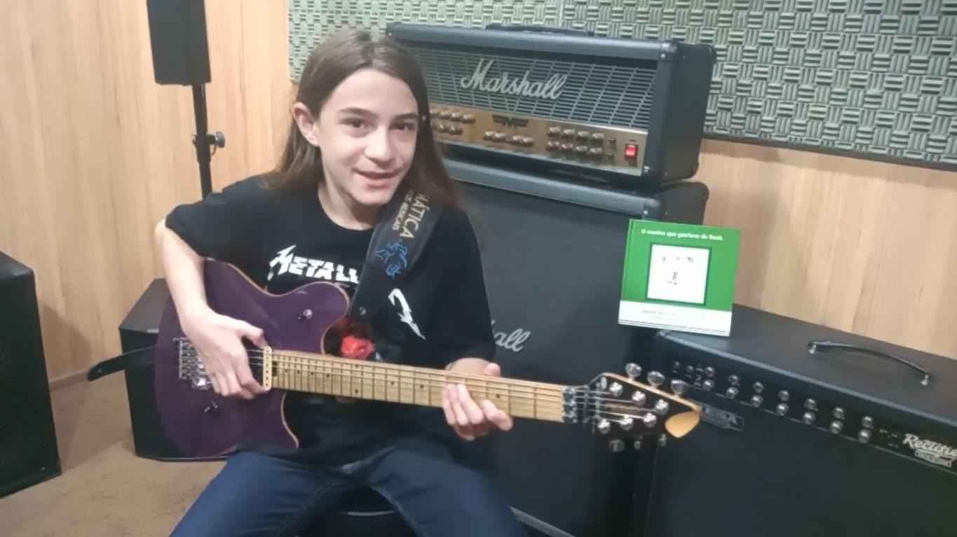 Garoto mineiro sonha em conhecer Metallica e entregar livro a vocalista - Terra do Mandu