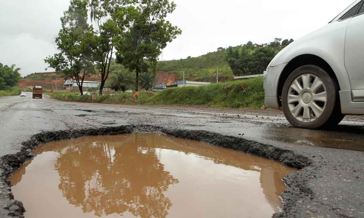 Sem investir em infraestrutura, país não sai do atoleiro - Edésio Ferreira/EM/D.A Press