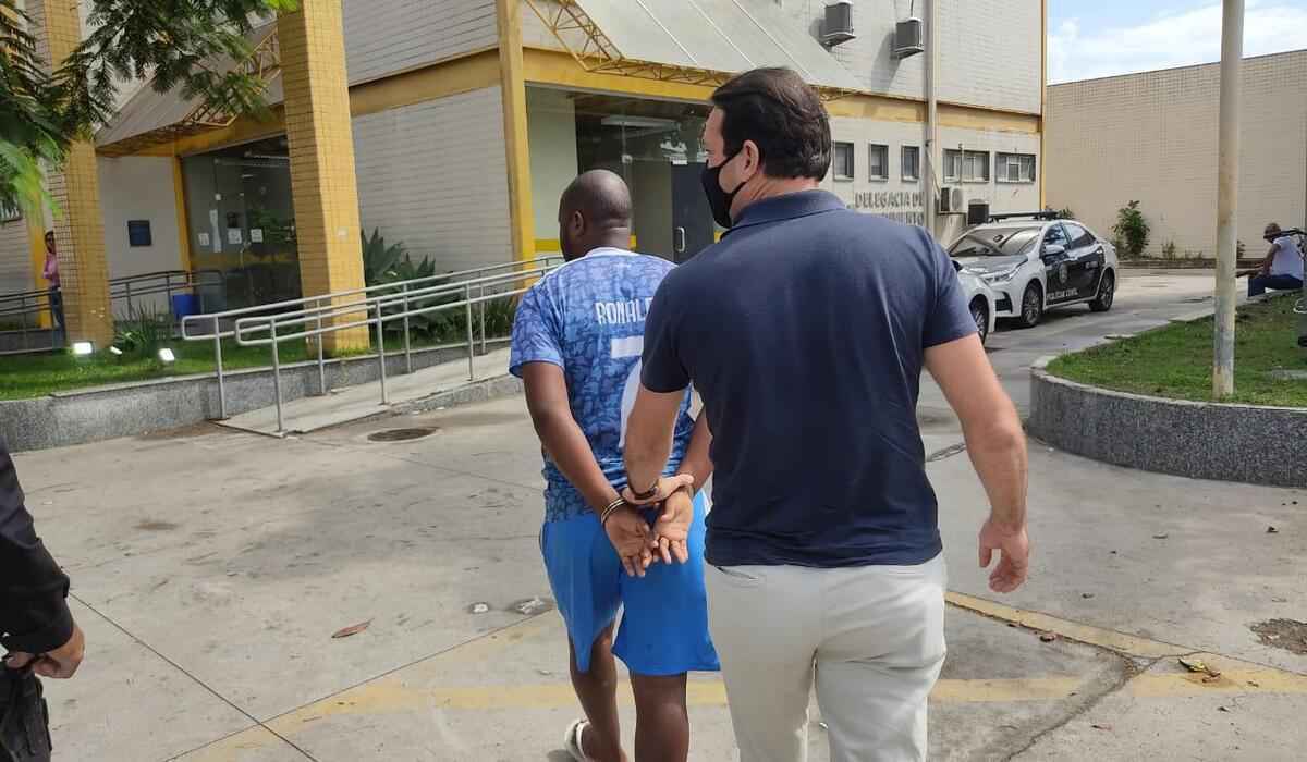 Foragido da Justiça de Minas Gerais é preso em Arraial do Cabo - Júnior Brandão